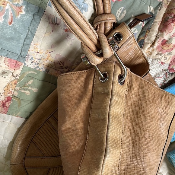 Calvin Klein   Shoulder Bag Tan  EUC 17w x 13h  Fine Stitching  hobo bag large - Picture 15 of 16